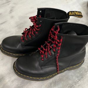 Dr. Martens Platfrom Combat Boots Zavala Black Leather Size 9 Never Worn!